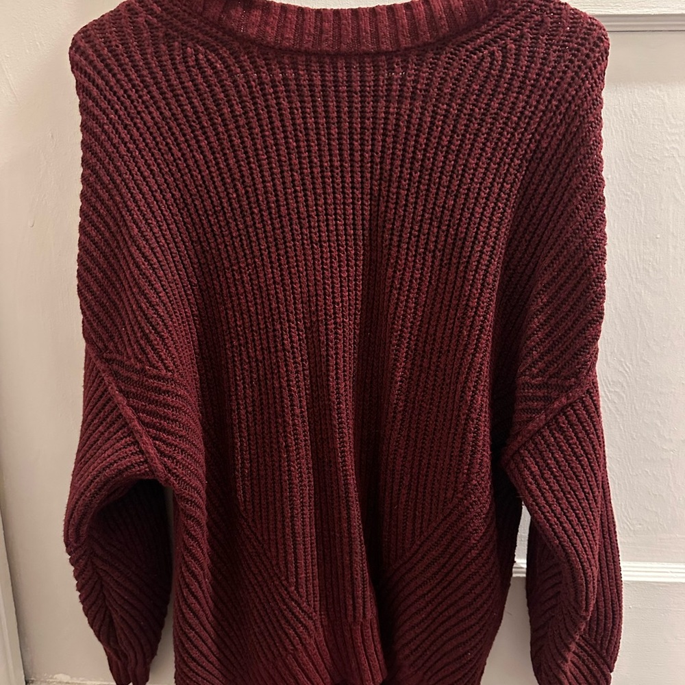 American Eagle Women's Burgundy Sweater